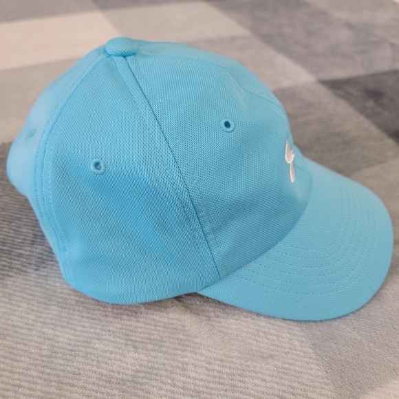 Under Armour Women's UA Free Fit Light Blue Hat Lightweight Logo Style 1361555 - Picture 2 of 8